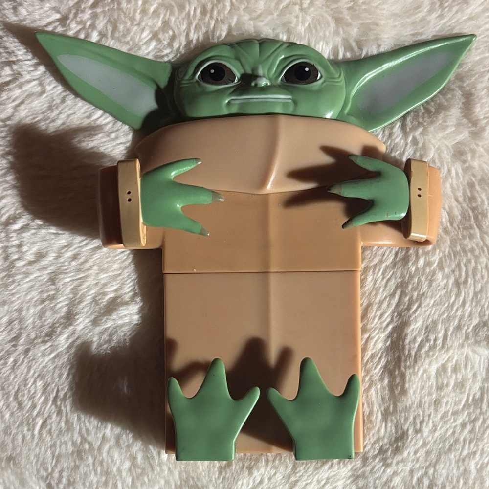 Free w/ $20 Purchase / Star Wars Baby Yoda Phone Holder